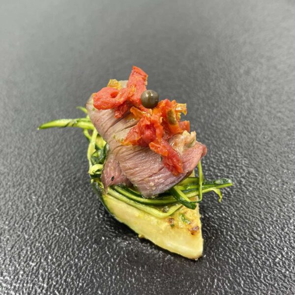 Cukinijų kanape su rūkyta antiena