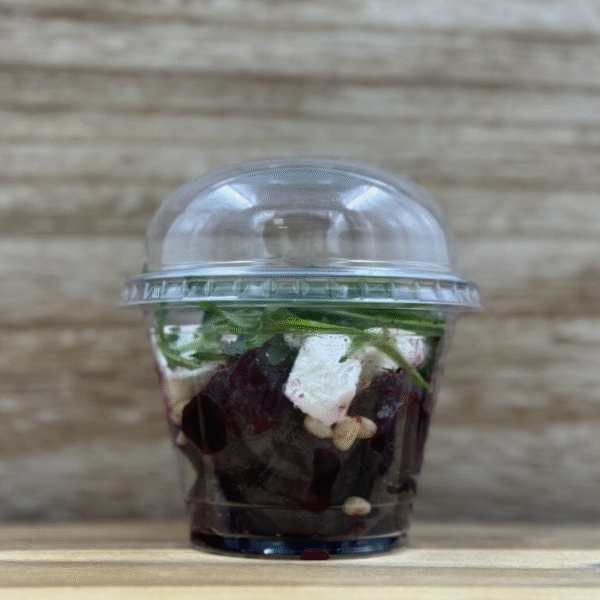 Karamelizuoti burokėliai su feta sūriu ir kedrų pinijomis